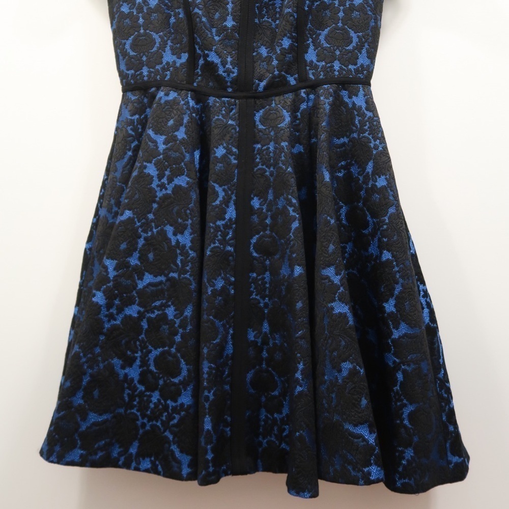 BLACK HALO Brocade Aria Dress 8 - Picture 8 of 12